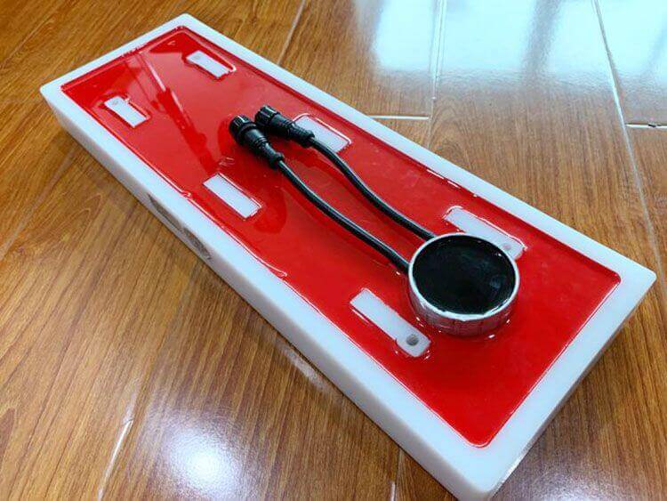 子程自主研發(fā)設(shè)計-智慧斑馬線產(chǎn)品