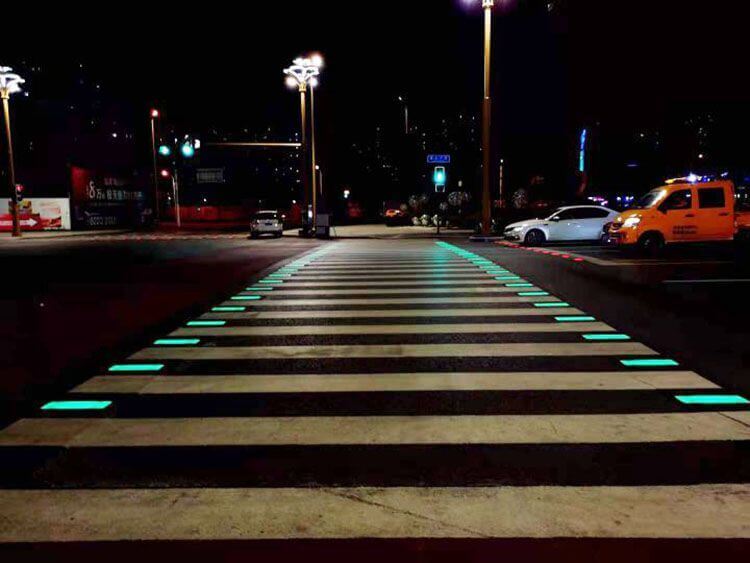 子程自主研發(fā)設(shè)計-智慧斑馬線產(chǎn)品